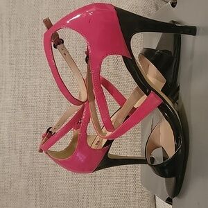 Worthington Patent Leather Strappy Heels. Black and Pink. 9.5 3 Inch Heel